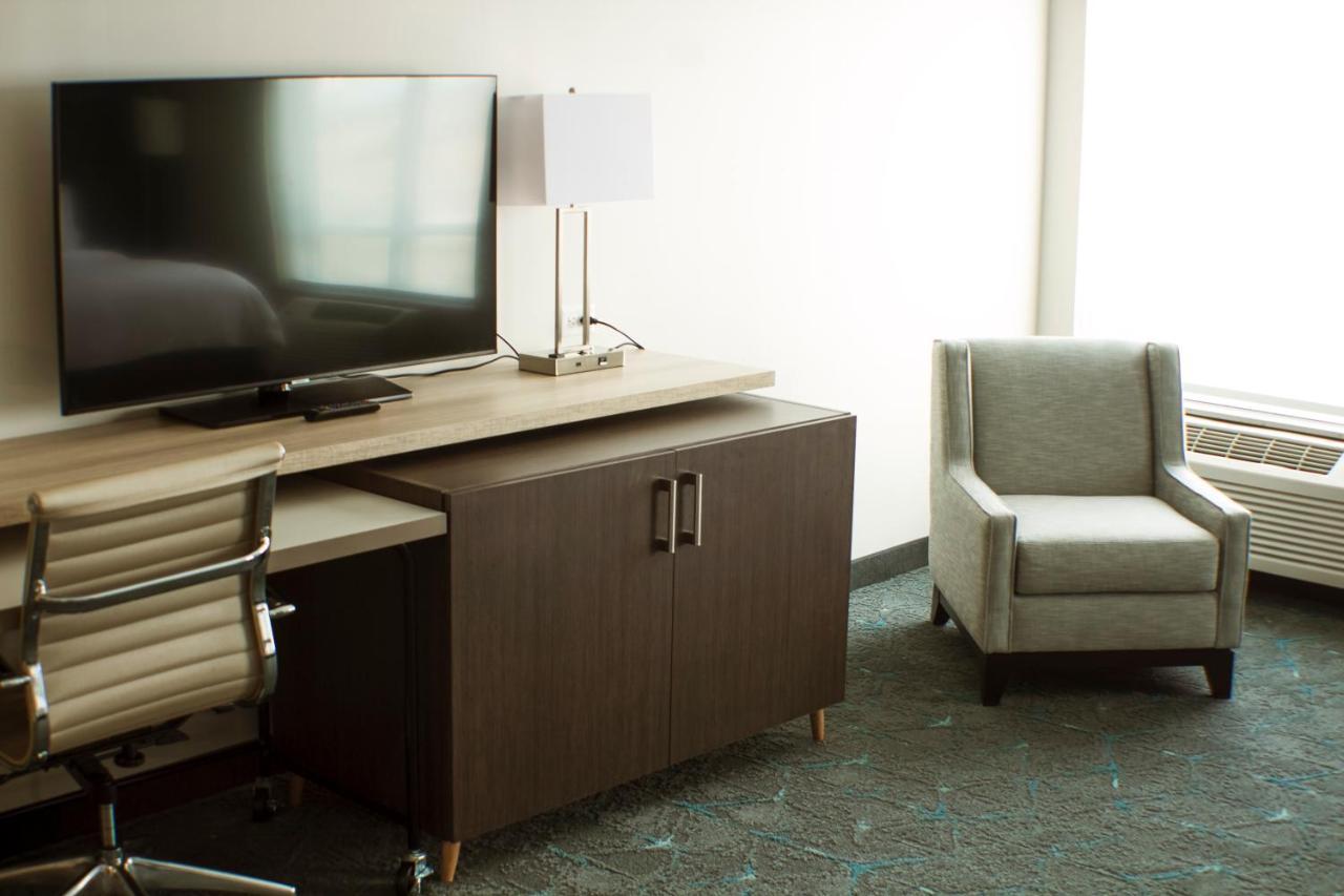 Hotel By Ihg